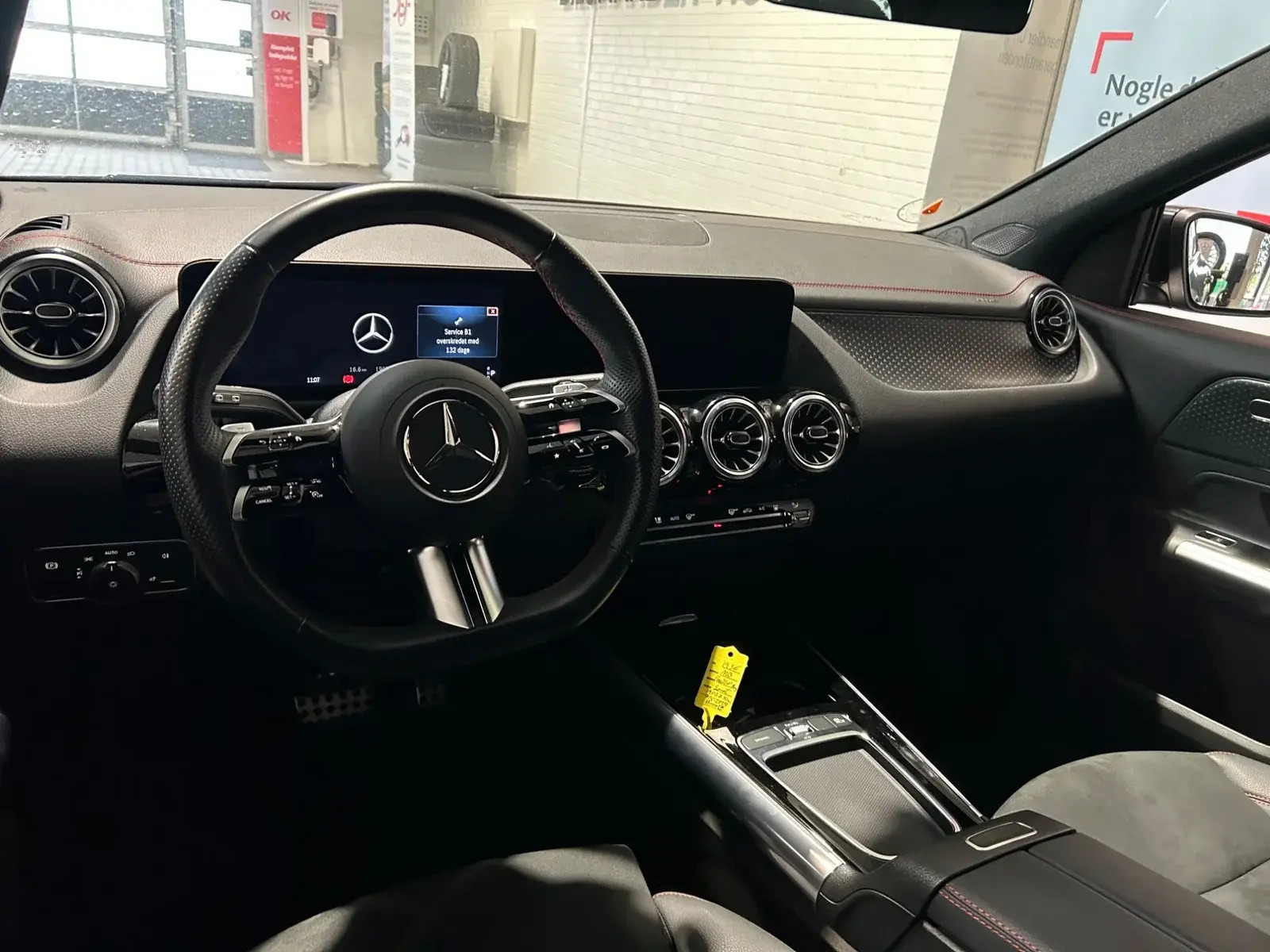 Sort Mercedes EQA250+ fra 2024