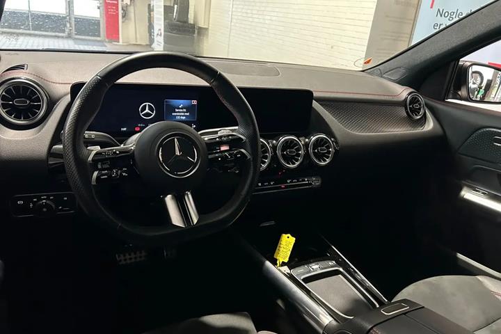 Sort Mercedes EQA250+ fra 2024