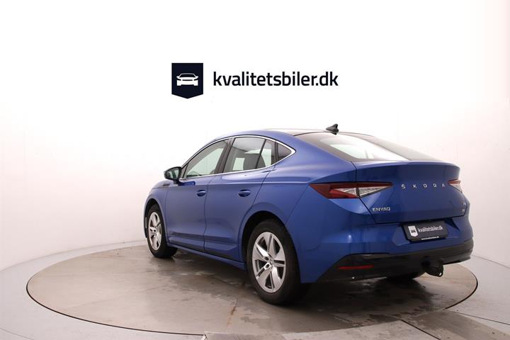 Blå Skoda Enyaq fra 2023