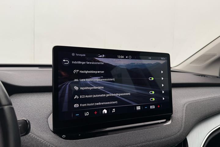 Blå Skoda Enyaq fra 2023