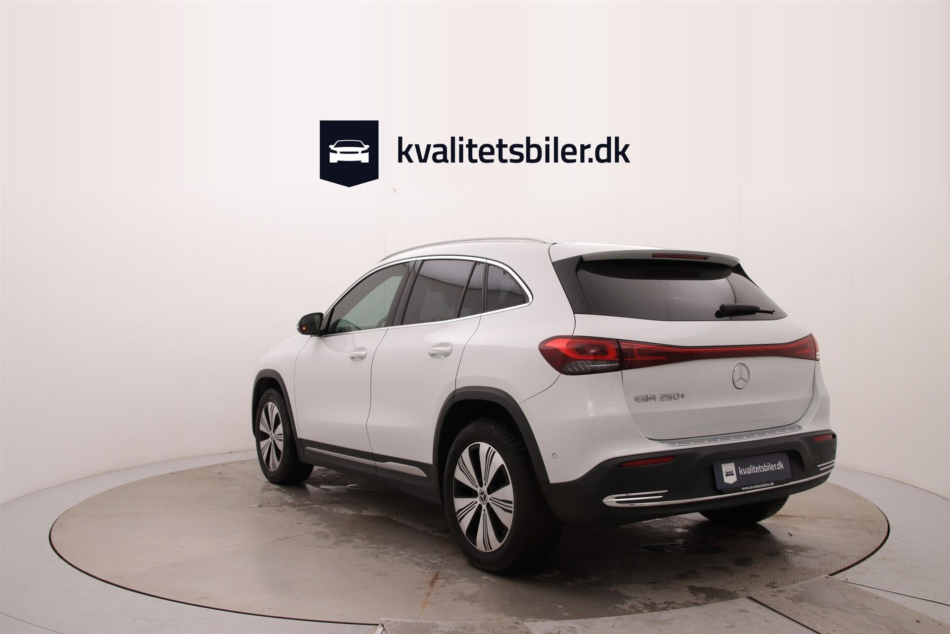 Hvid Mercedes EQA250+ fra 2023