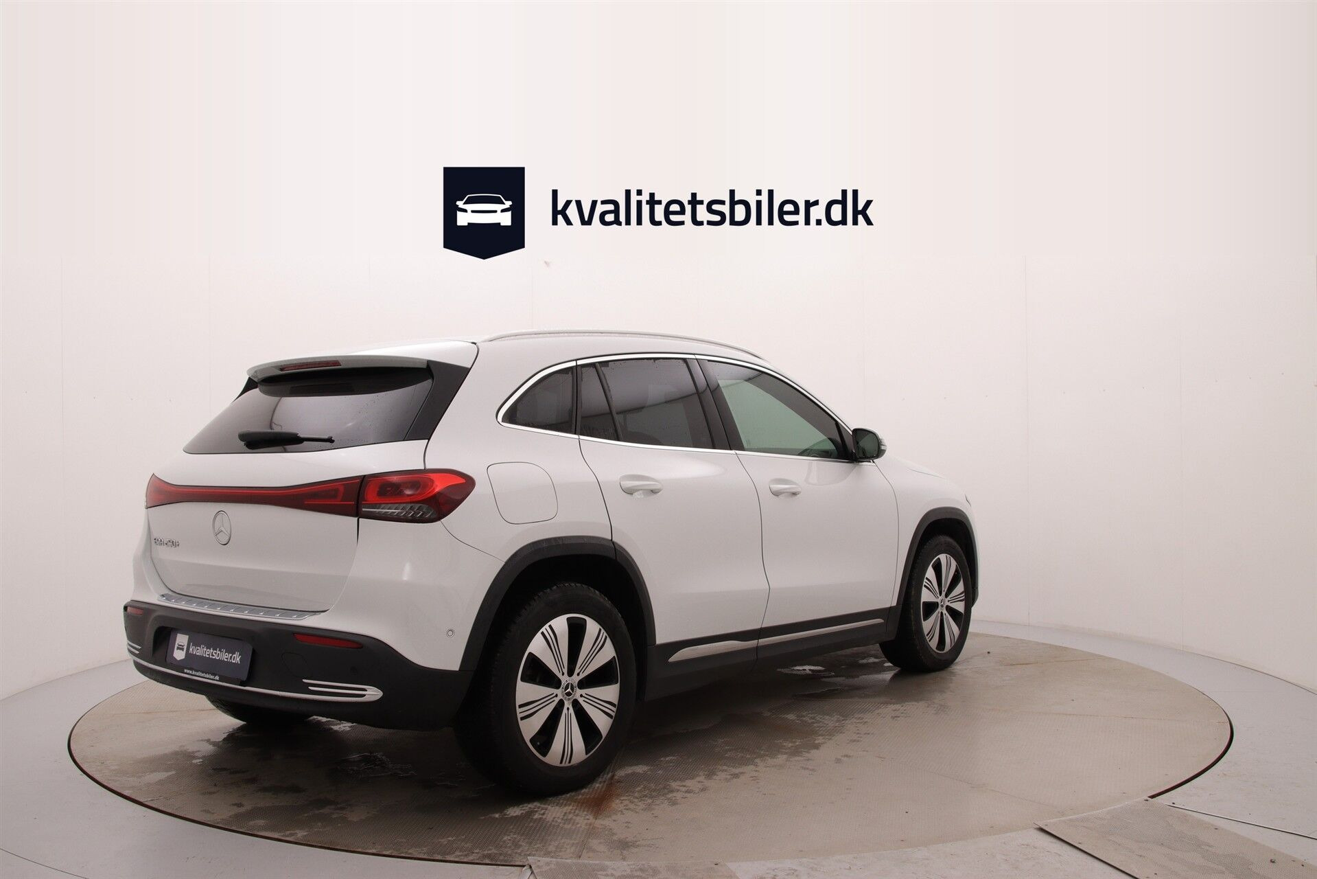 Hvid Mercedes EQA250+ fra 2023