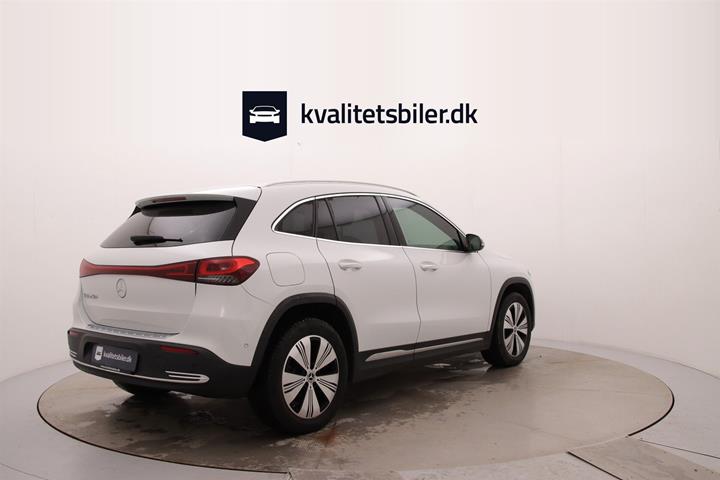 Hvid Mercedes EQA250+ fra 2023