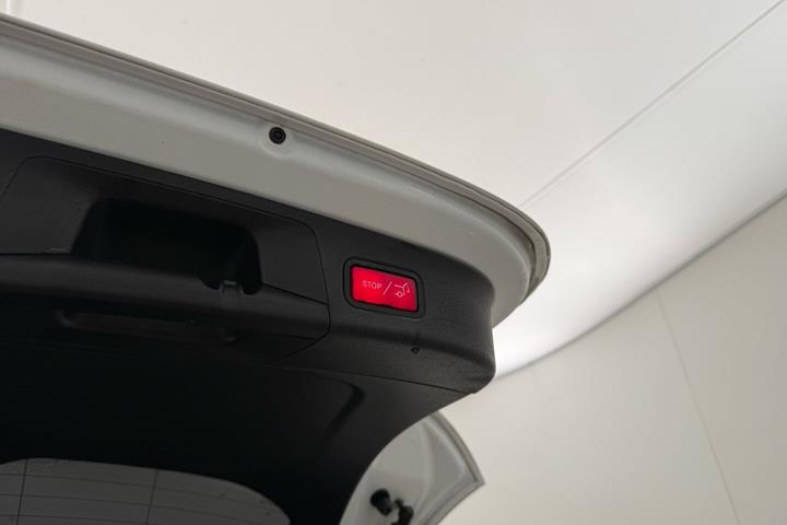 Hvid Mercedes EQA250+ fra 2023