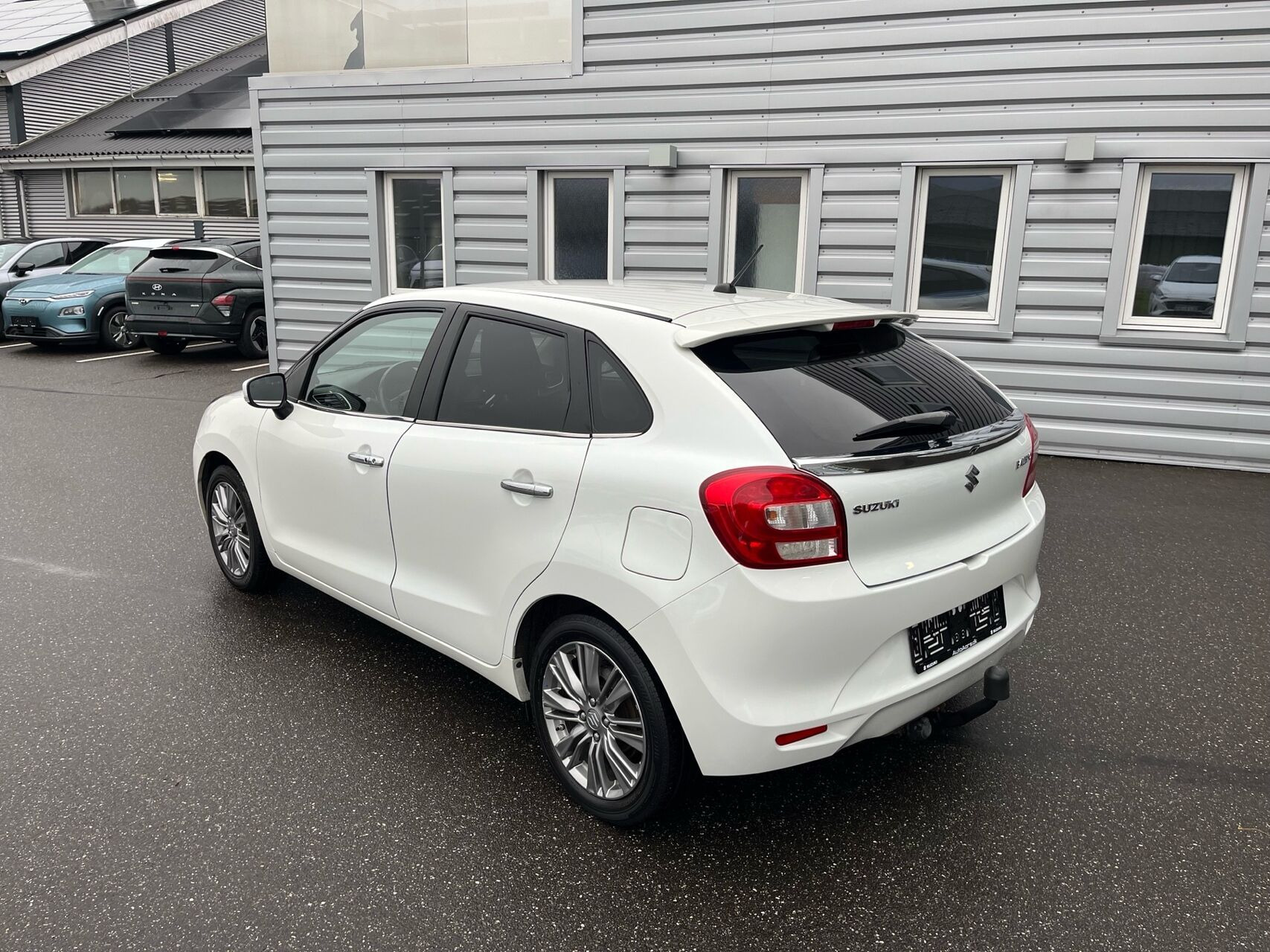 Hvid Suzuki Baleno fra 2018