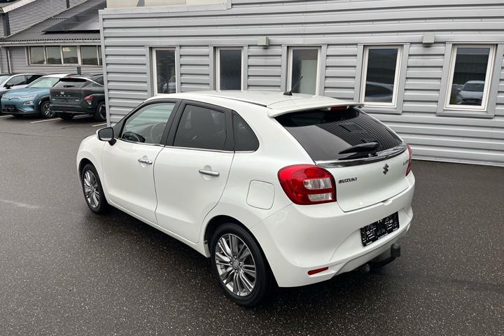 Hvid Suzuki Baleno fra 2018