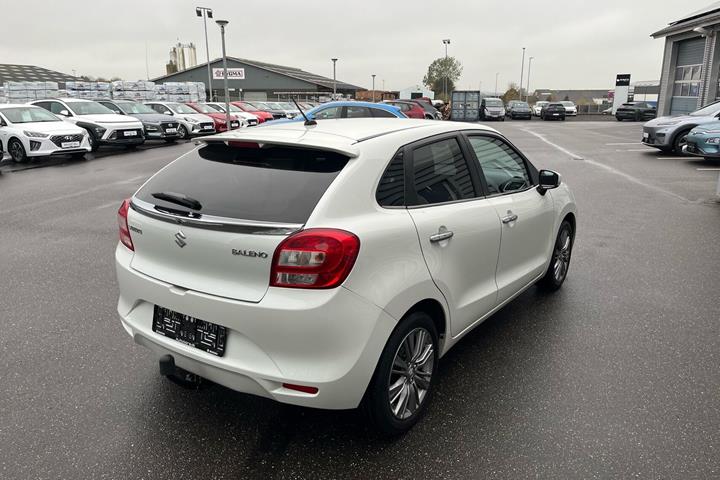 Hvid Suzuki Baleno fra 2018