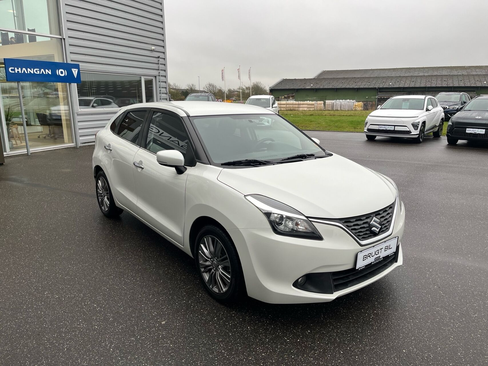 Hvid Suzuki Baleno fra 2018