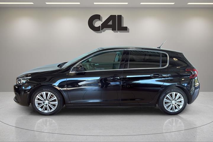 Sort Peugeot 308 fra 2019