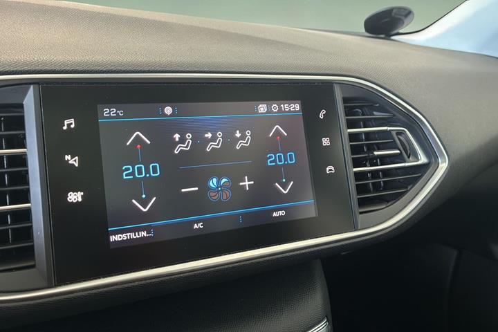 Sort Peugeot 308 fra 2019