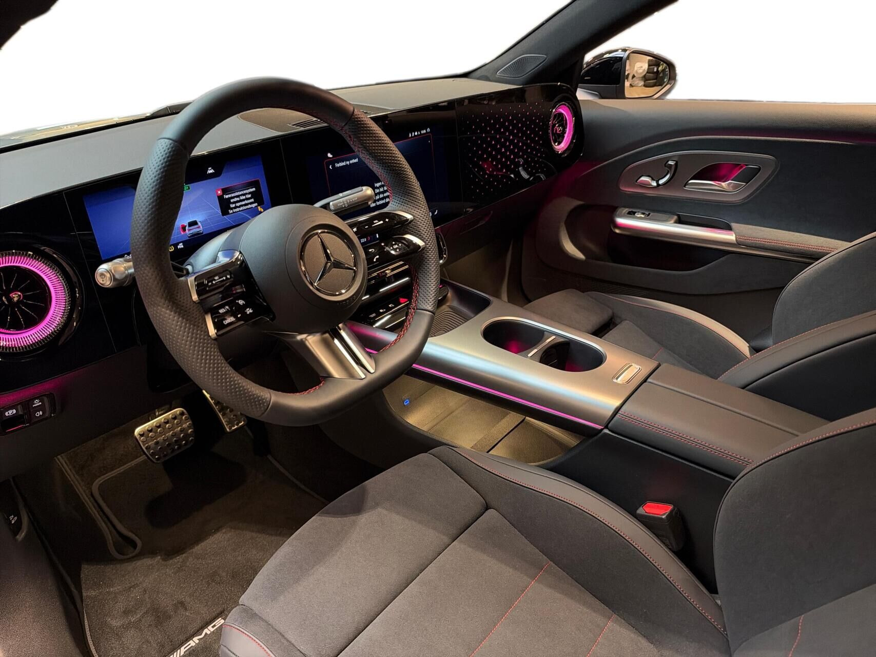 Grå Mercedes CLA250+ fra 2026