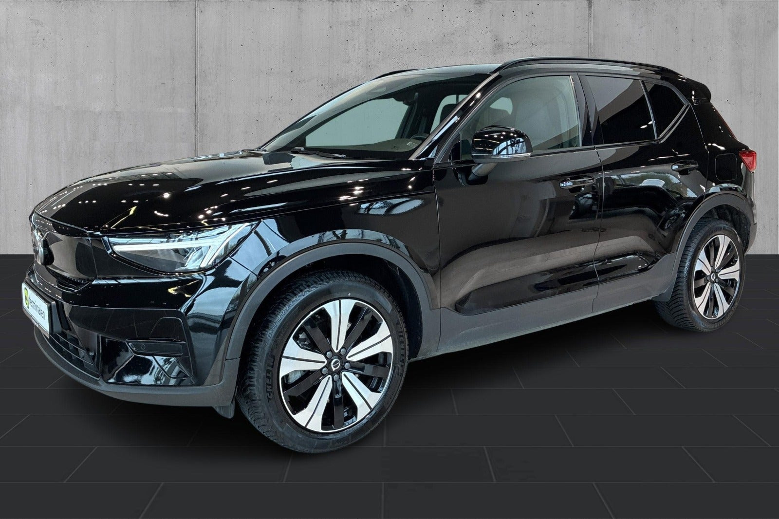 Sort Volvo XC40 fra 2023