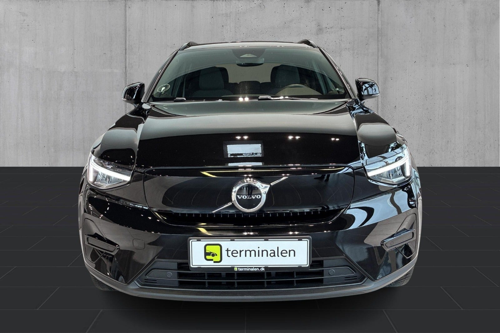 Sort Volvo XC40 fra 2023