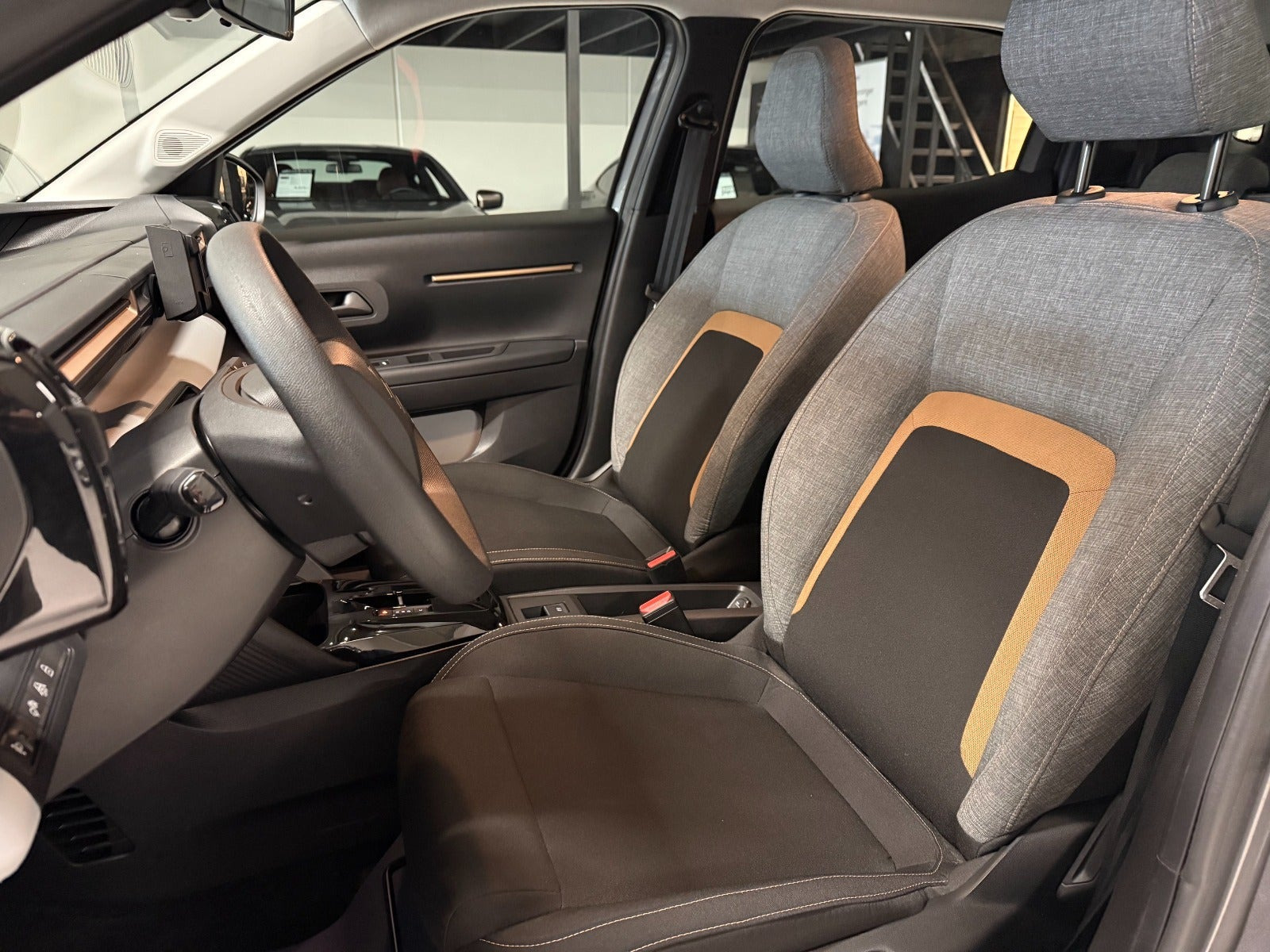 Grå Citroën e-C3 Aircross fra 2025
