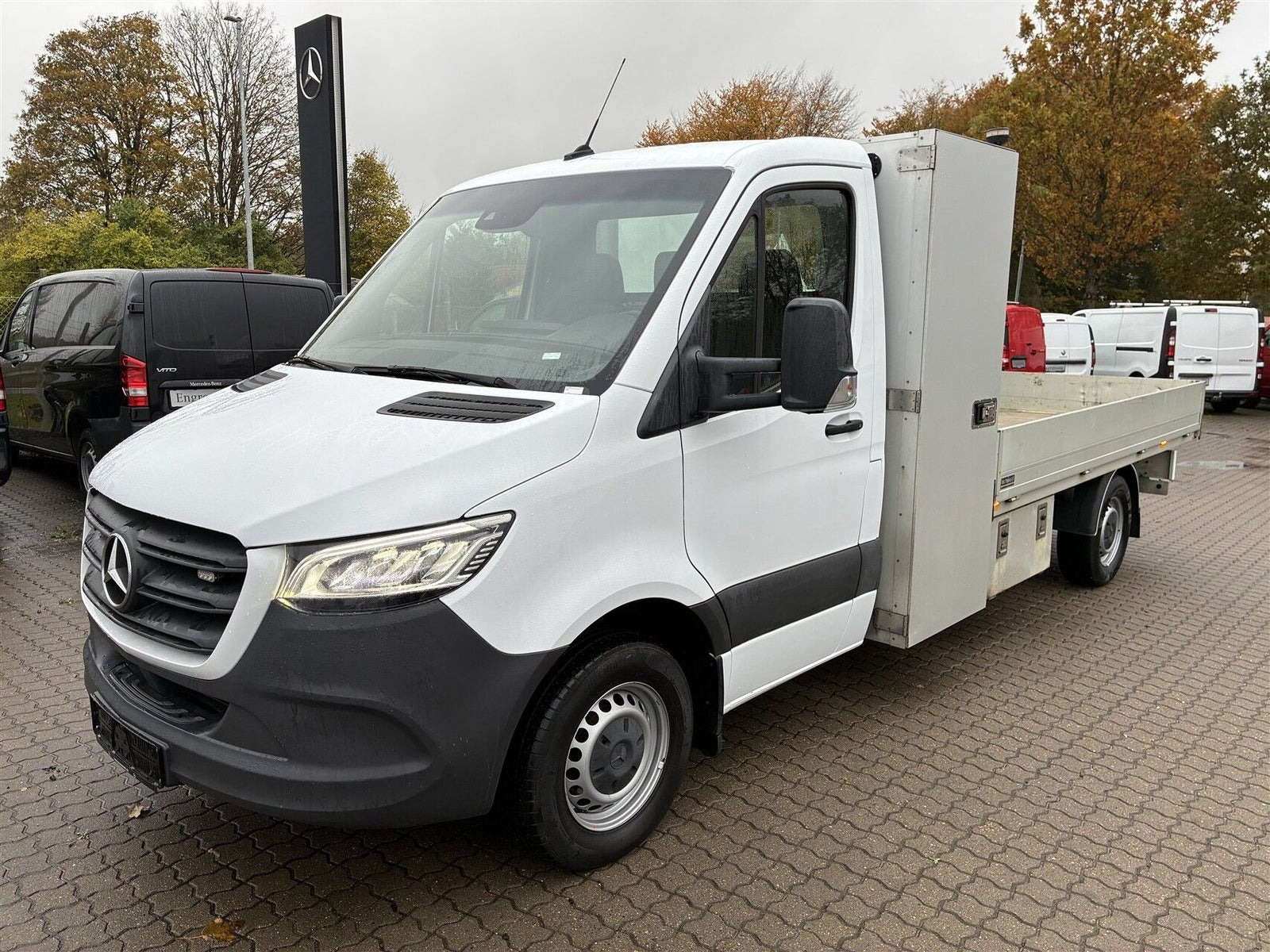 Hvid Mercedes Sprinter 317 fra 2021