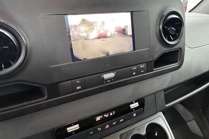 Hvid Mercedes Sprinter 317 fra 2021