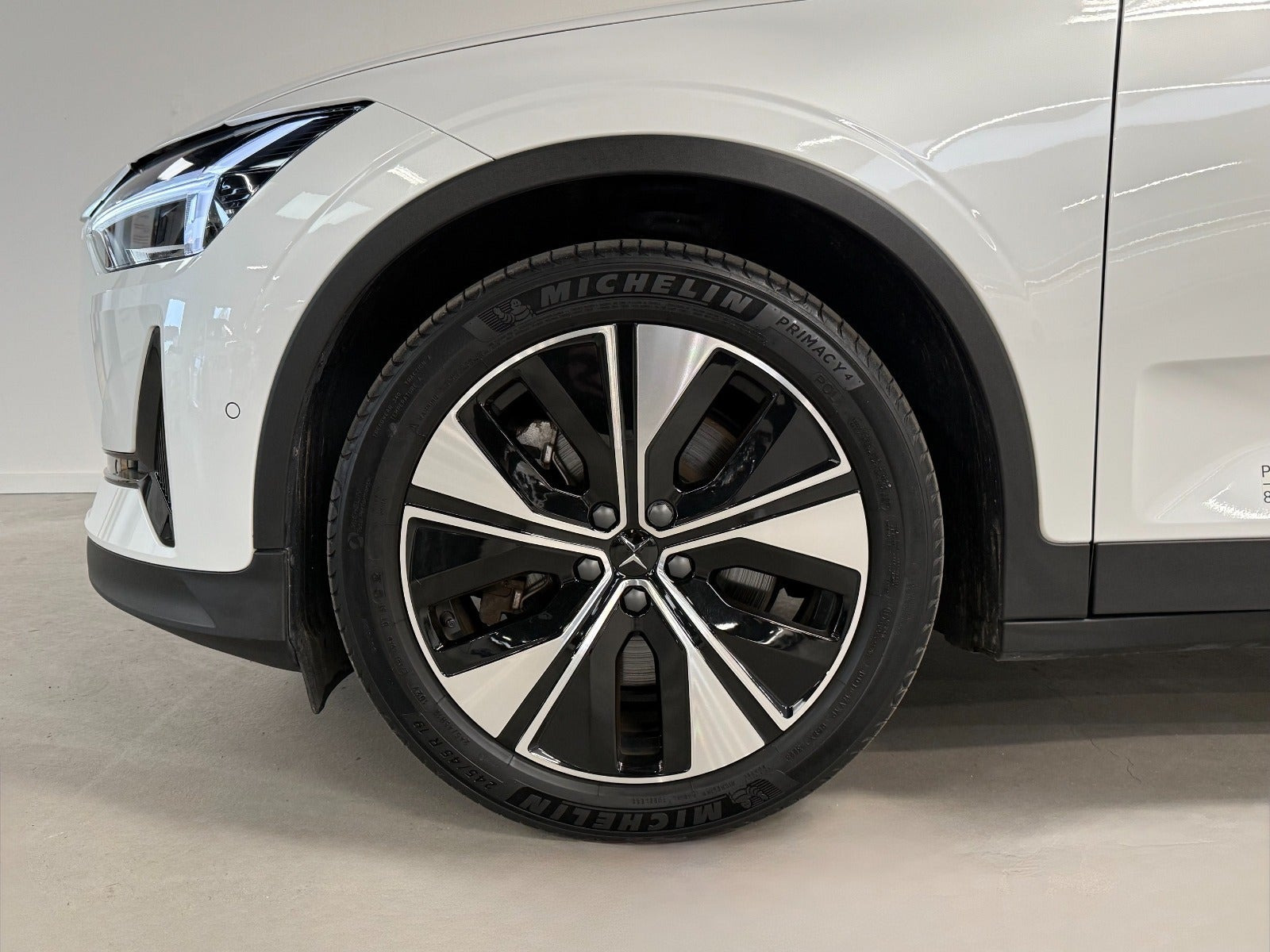 Hvid Polestar 2 fra 2024