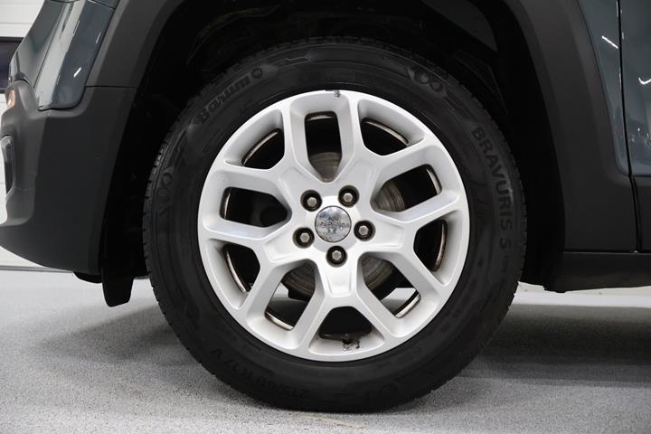 Grå Jeep Renegade fra 2016