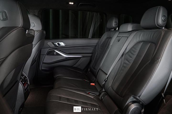 Sort BMW X7 fra 2022