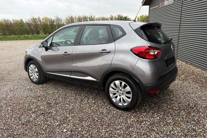 Grå Renault Captur fra 2014