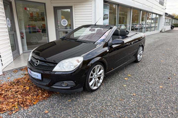 Sort Opel Astra fra 2008
