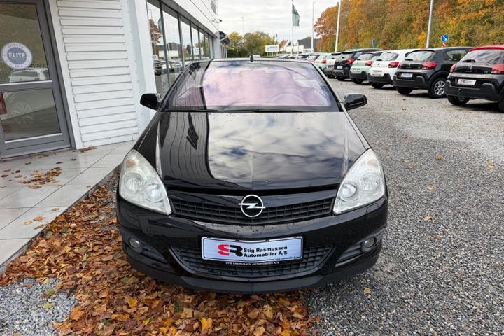 Sort Opel Astra fra 2008