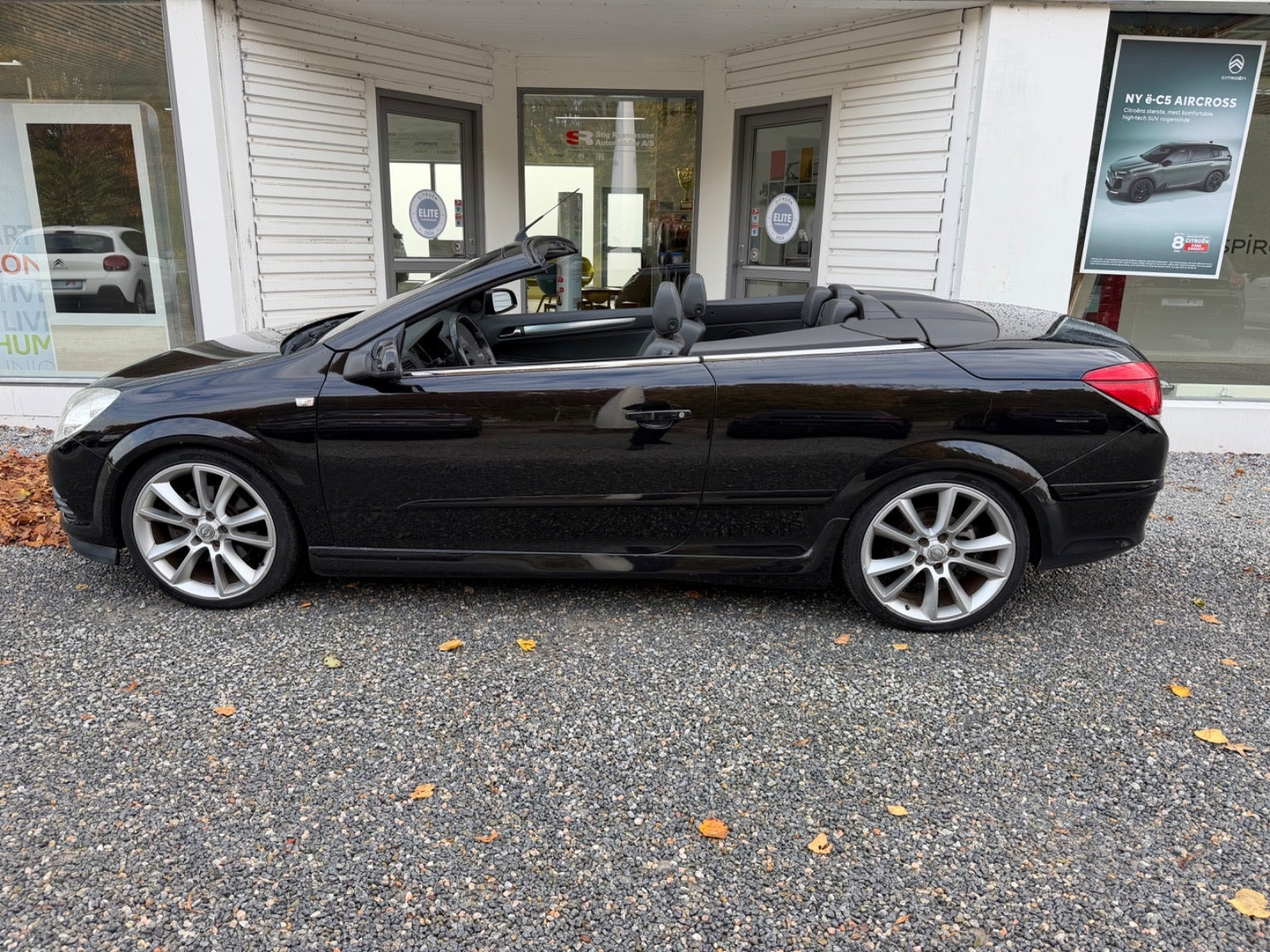 Sort Opel Astra fra 2008