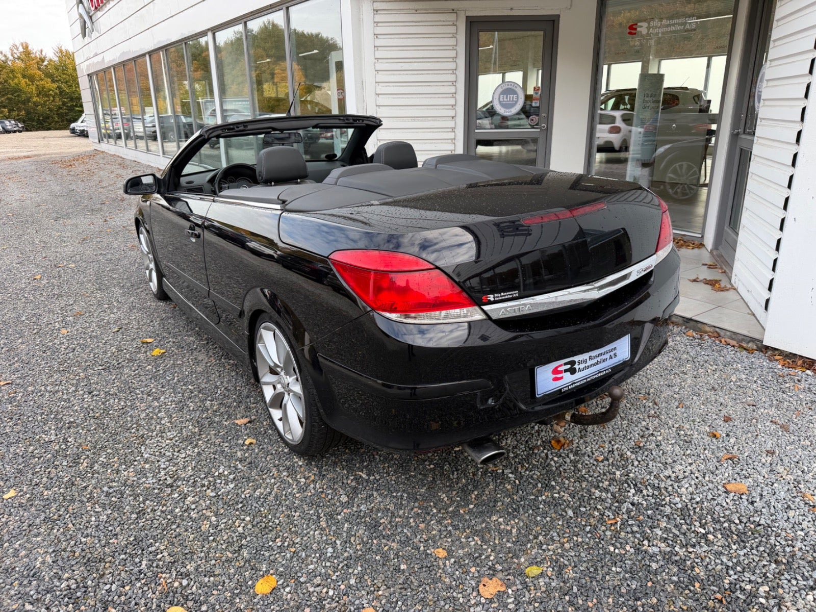 Sort Opel Astra fra 2008