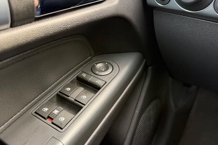 Sort Opel Astra fra 2008