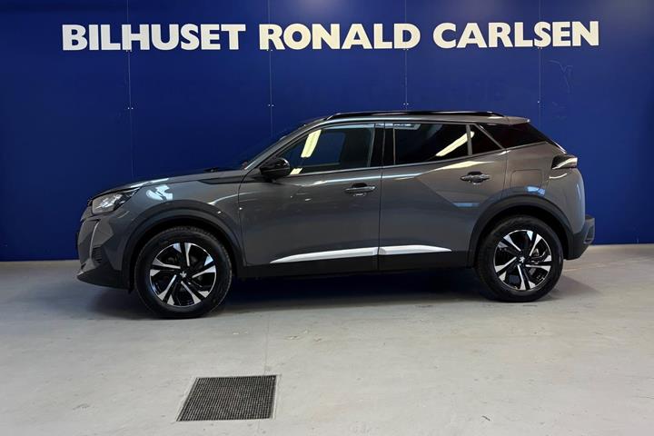 Grå Peugeot 2008 fra 2023
