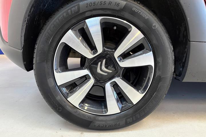 Rød Citroën C3 fra 2020
