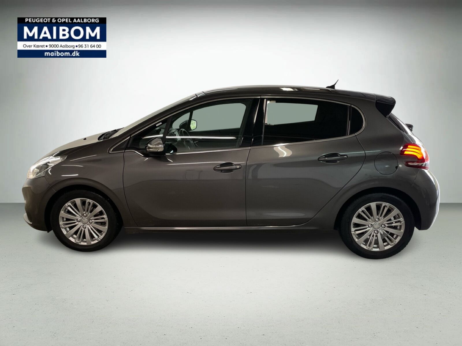 Sort Peugeot 208 fra 2018