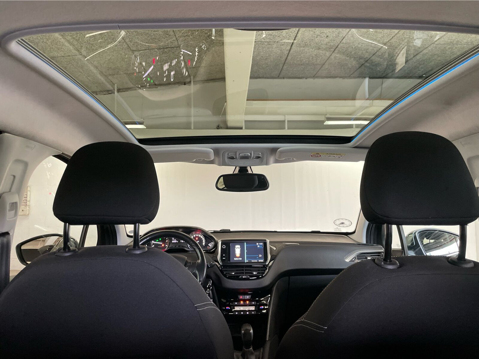 Sort Peugeot 208 fra 2018