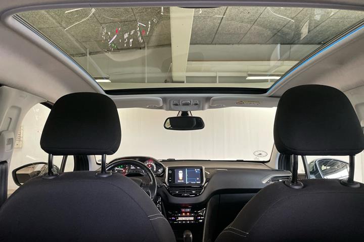 Sort Peugeot 208 fra 2018