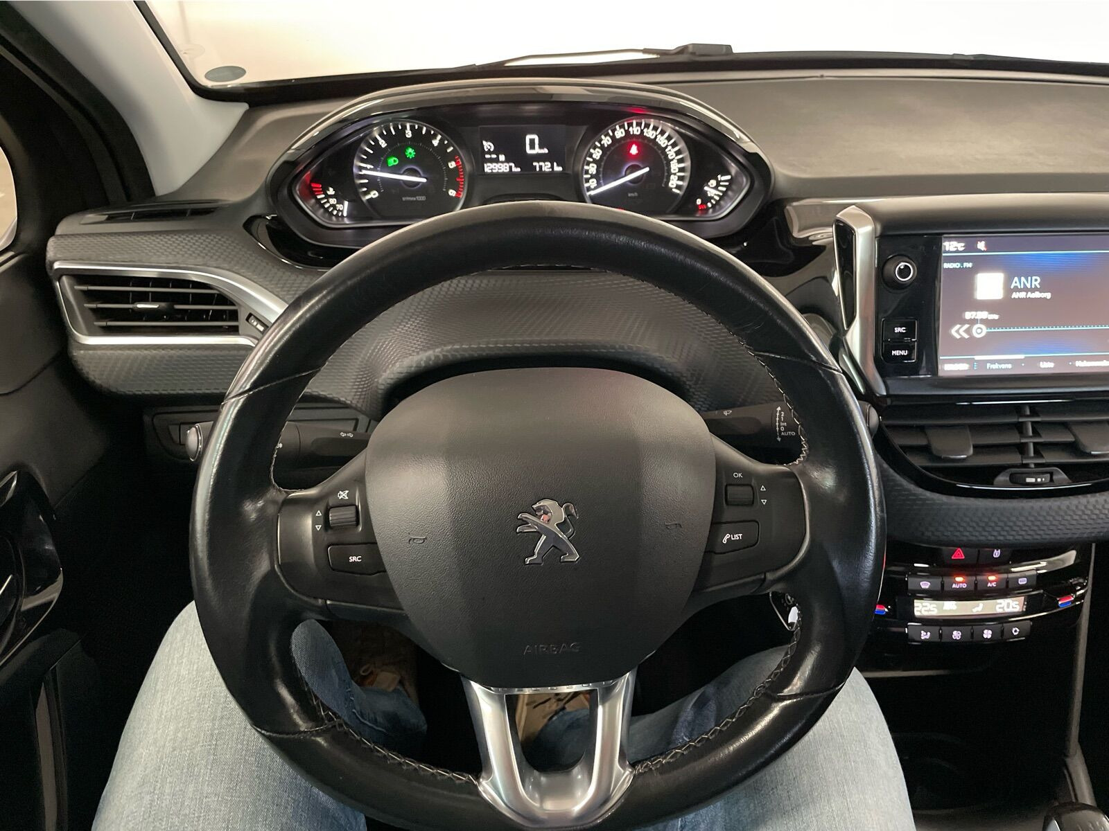 Sort Peugeot 208 fra 2018