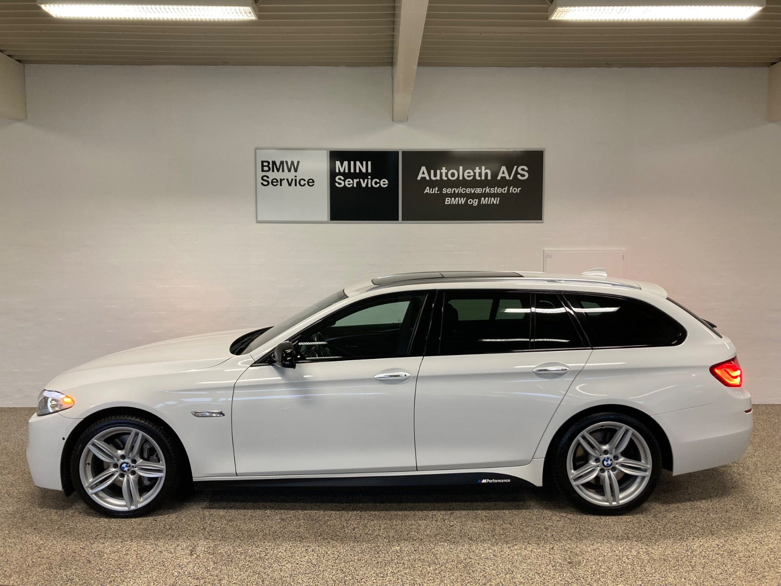 Hvid BMW 530d fra 2013