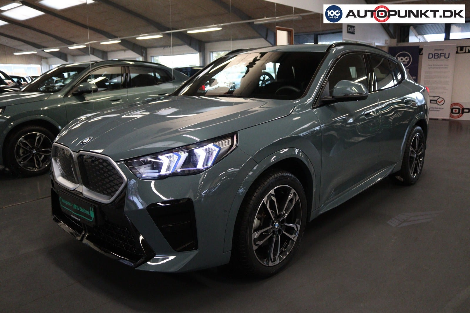 Grøn BMW iX2 fra 2026