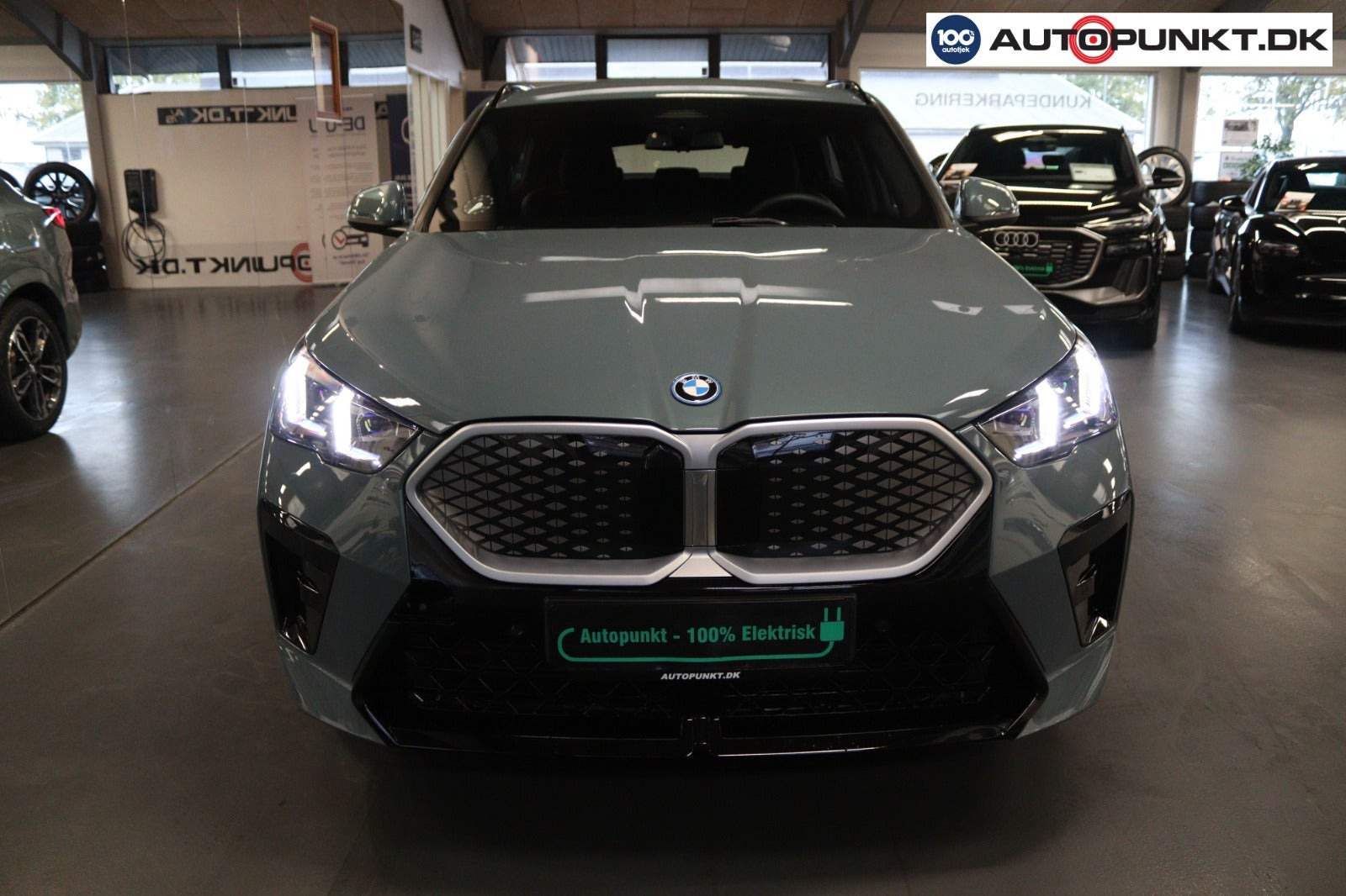 Grøn BMW iX2 fra 2026