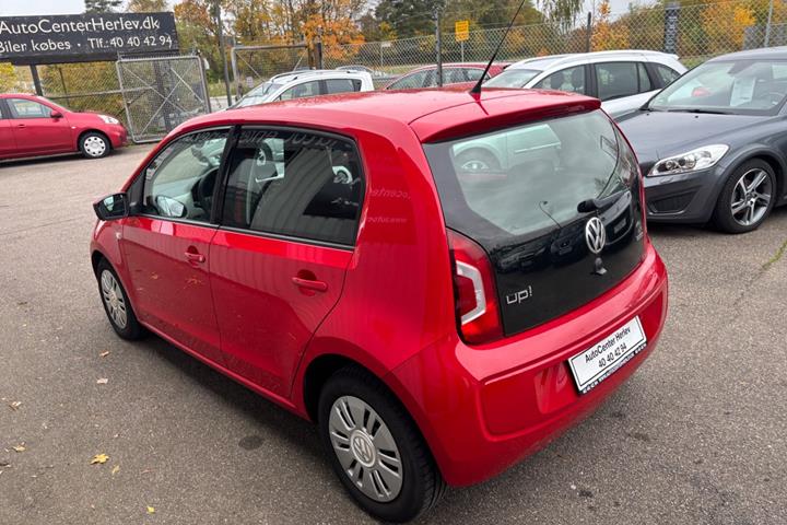 Rød VW UP! fra 2013