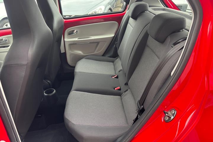 Rød VW UP! fra 2013