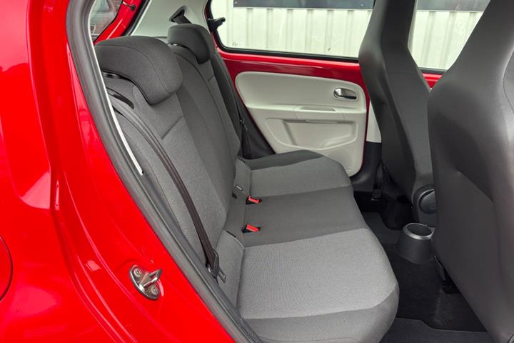 Rød VW UP! fra 2013