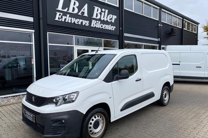 Hvid Peugeot Partner fra 2020
