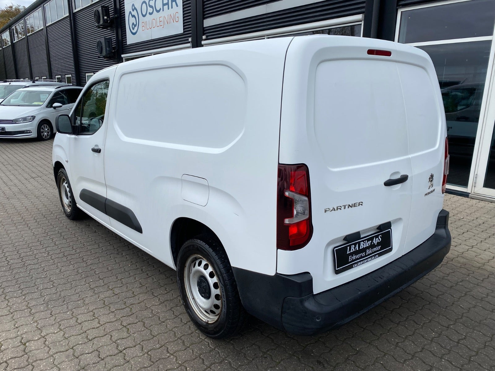 Hvid Peugeot Partner fra 2020