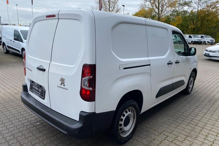 Hvid Peugeot Partner fra 2020