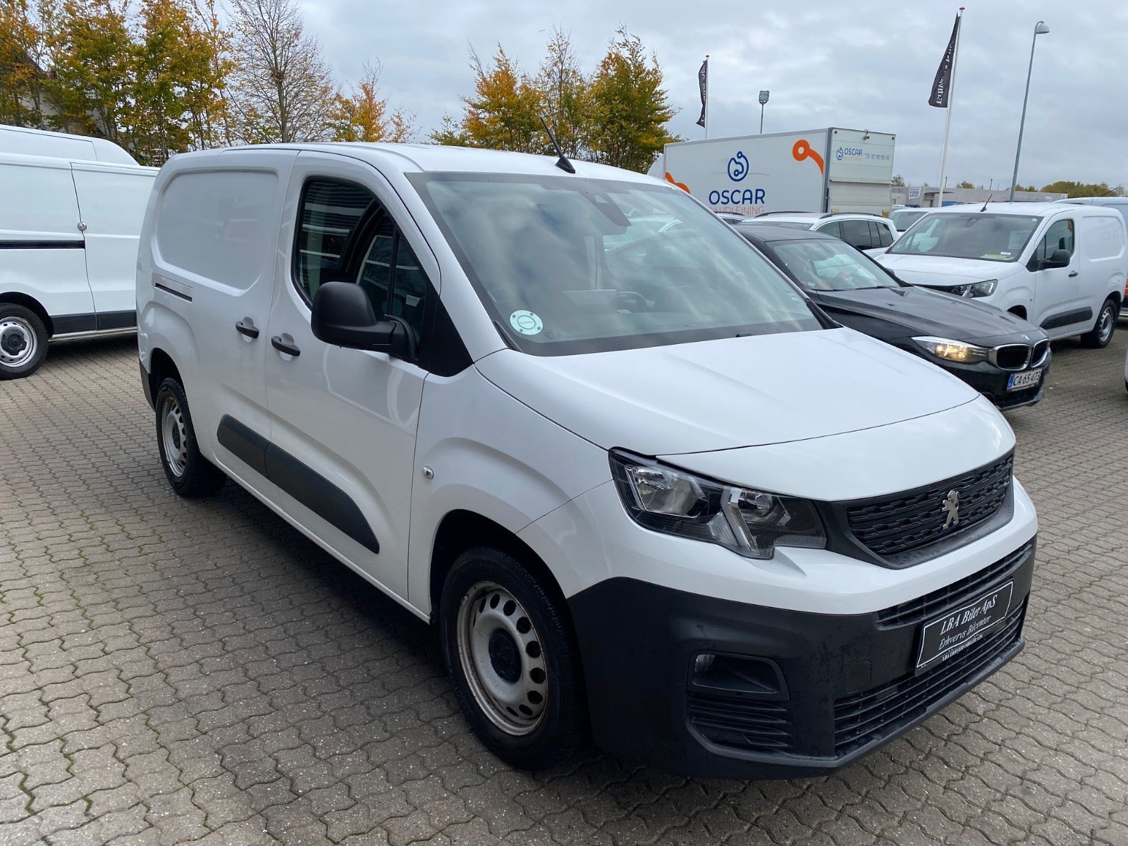 Hvid Peugeot Partner fra 2020