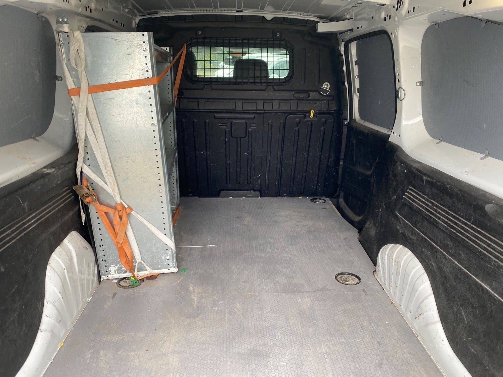 Hvid Peugeot Partner fra 2020