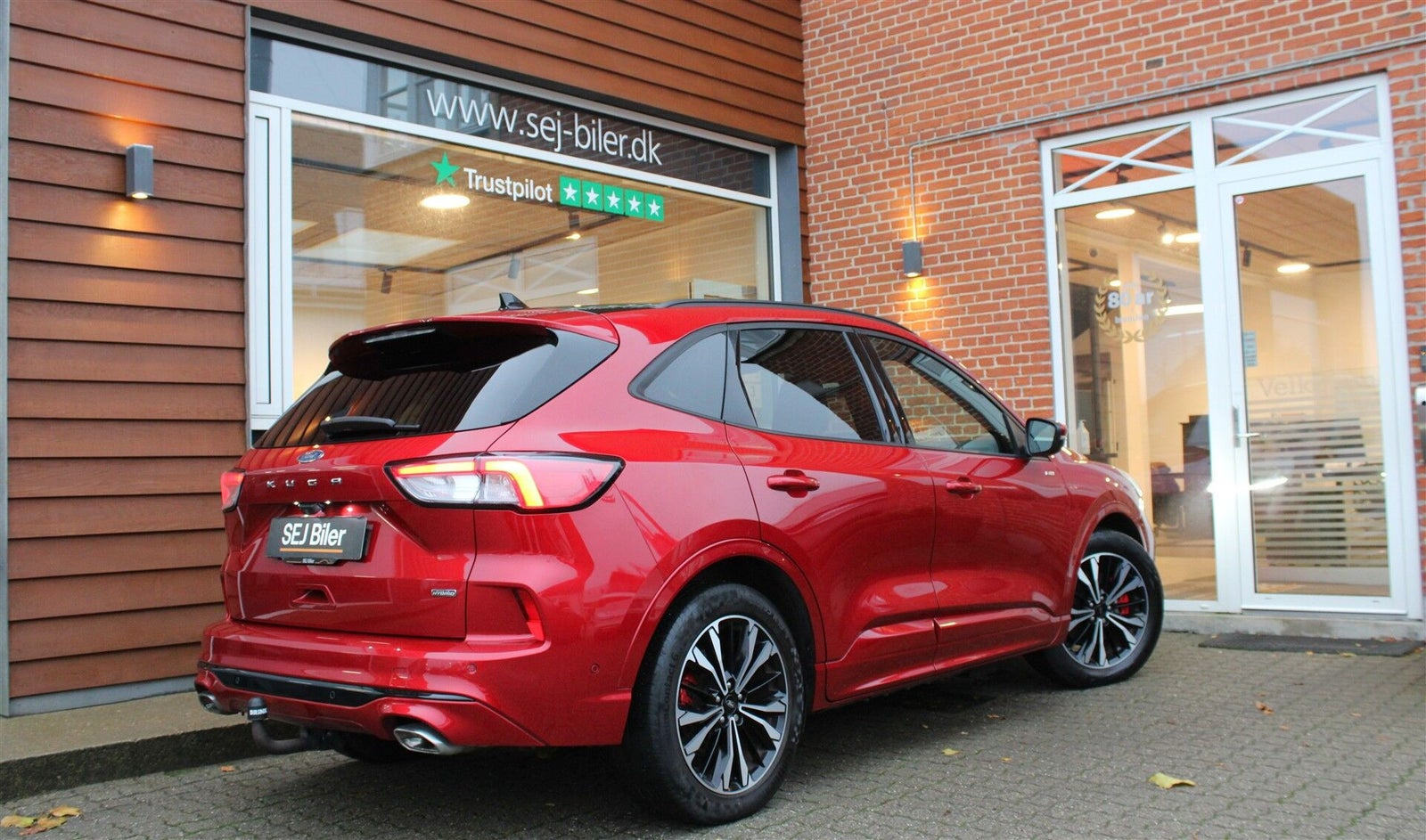 Rød Ford Kuga fra 2020