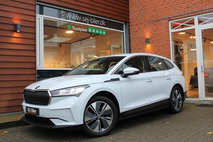 Hvid Skoda Enyaq fra 2021