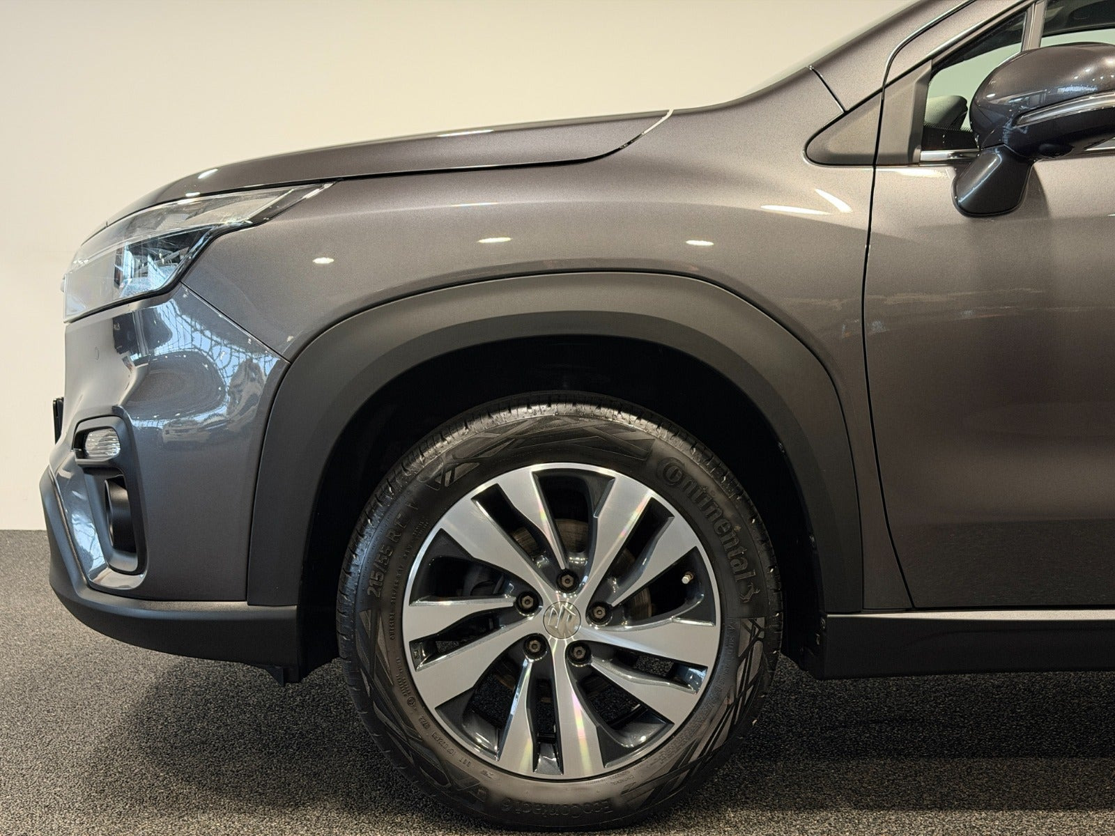 Grå Suzuki S-Cross fra 2022