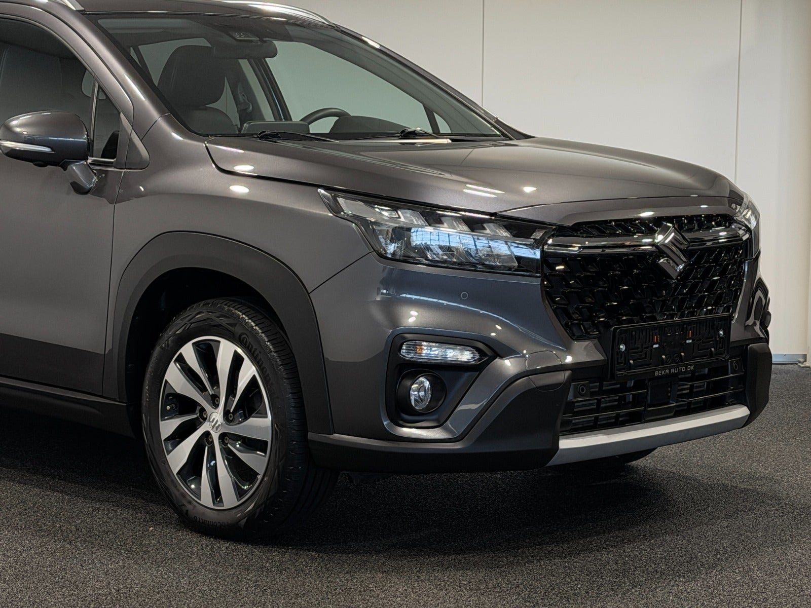 Grå Suzuki S-Cross fra 2022